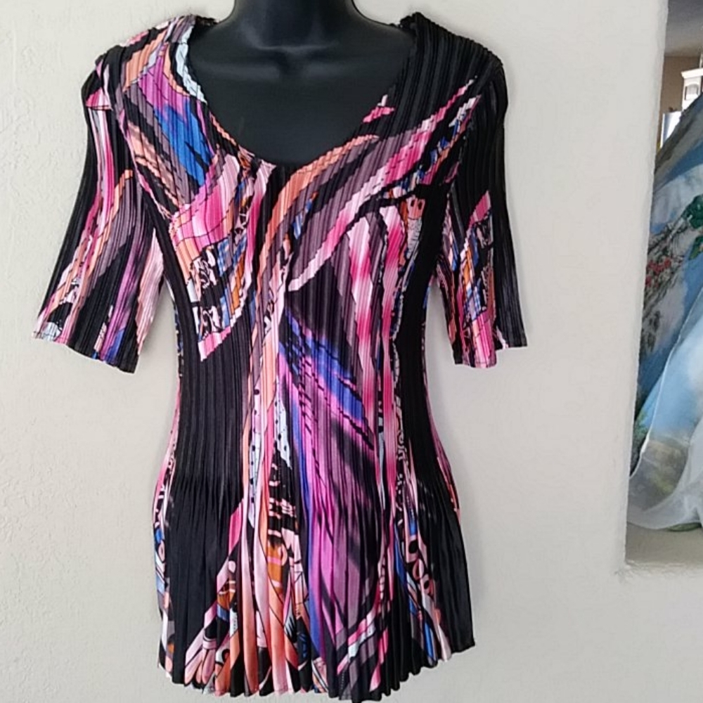 Psychedelic Pleated and Expandable Top Maternity Expandable Top Maternity Top